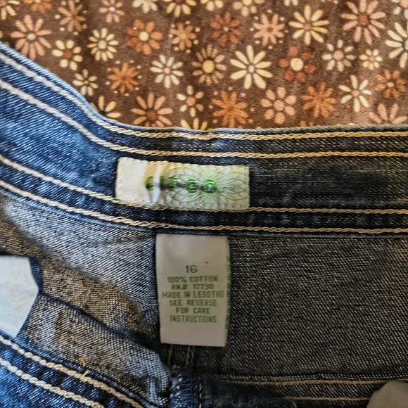 90s/early y2k circo high rise flared boot cut jeans - Picture 3 of 7